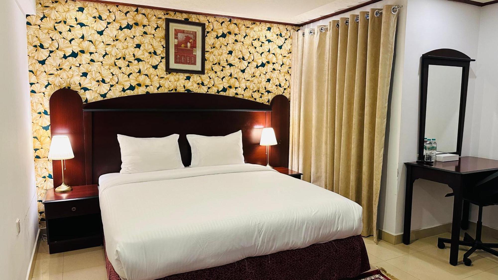 Star Dahlia Hotel 2*